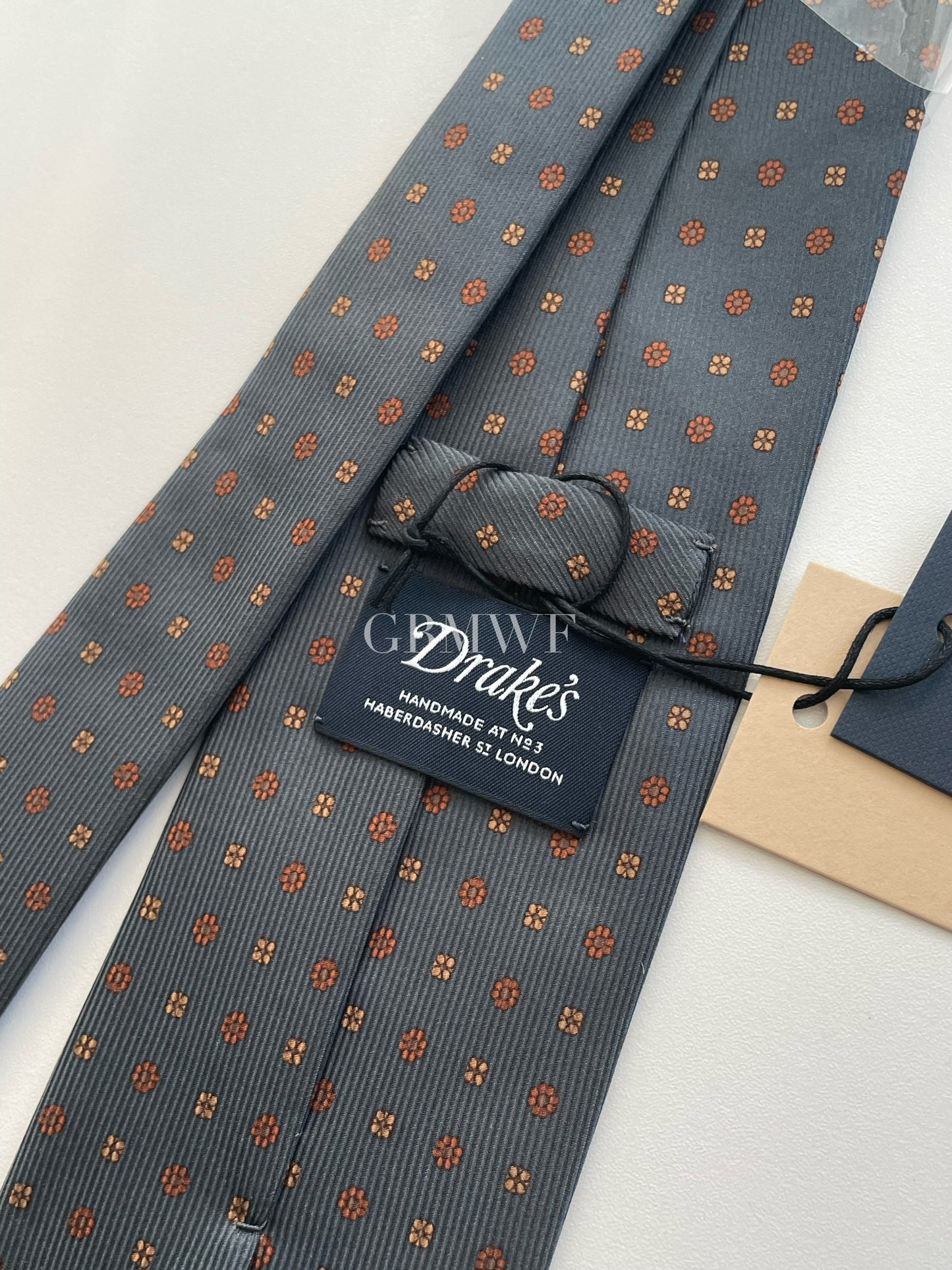 Drakes Hand-rolled Edge Silk Handmade Tie