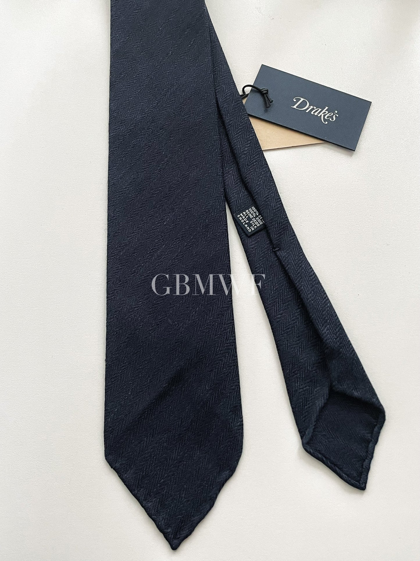 Drakes Hand-rolled Edge Silk Handmade Tie With Tag Navy