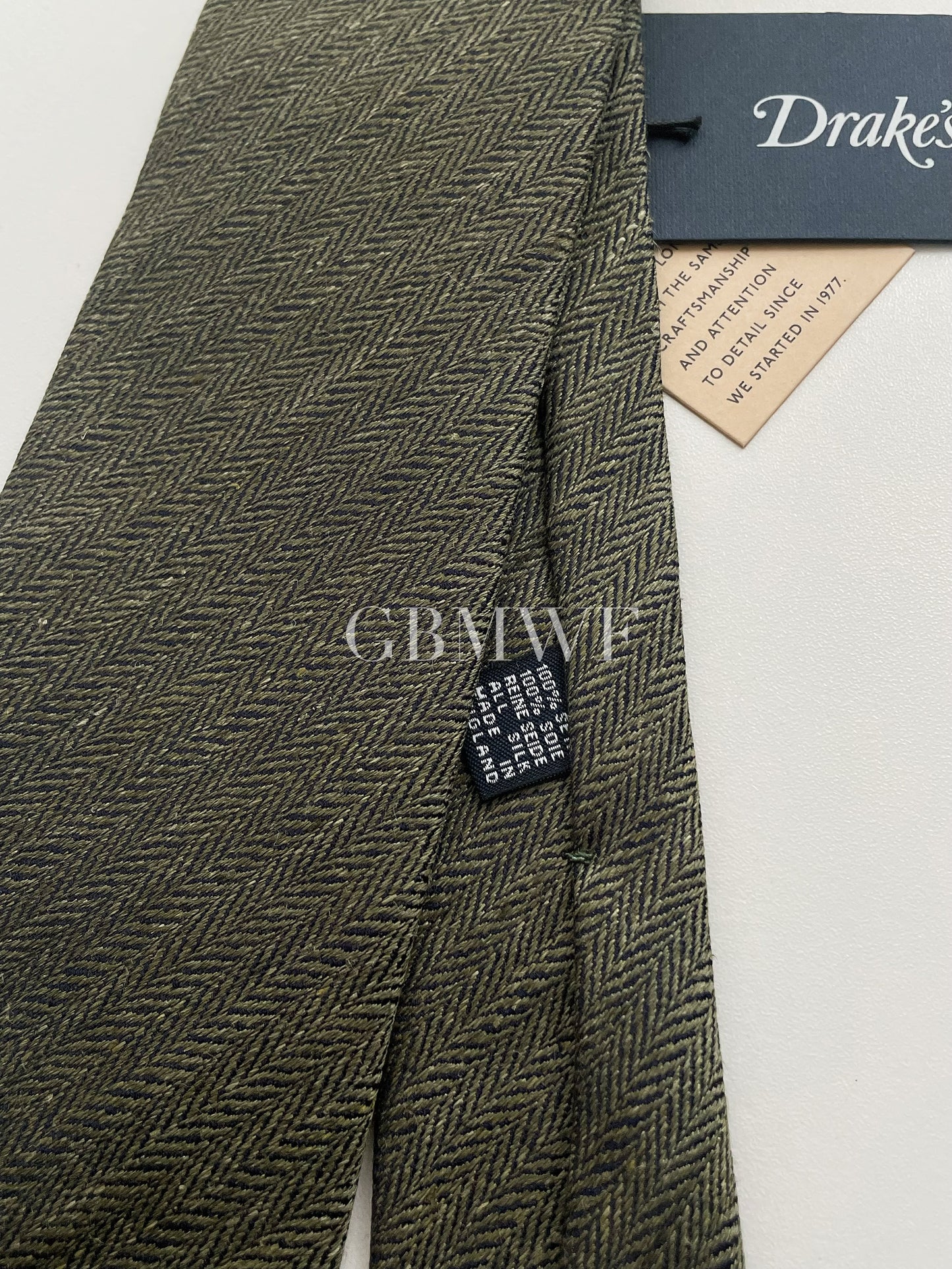 Drakes Hand-rolled Edge Silk Handmade Tie With Tag Olive Green