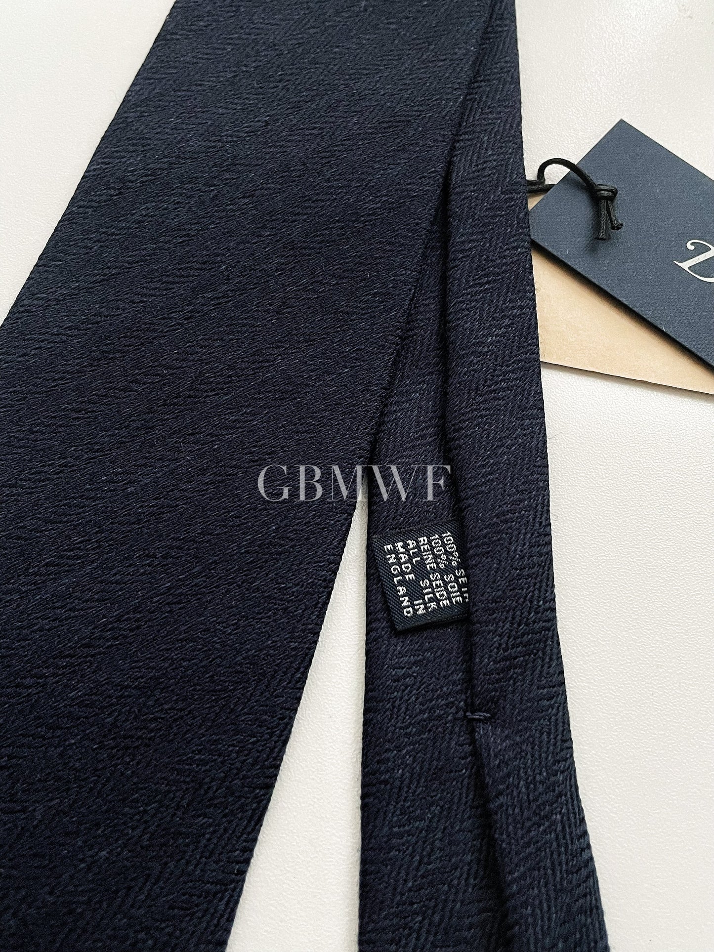 Drakes Hand-rolled Edge Silk Handmade Tie With Tag Navy