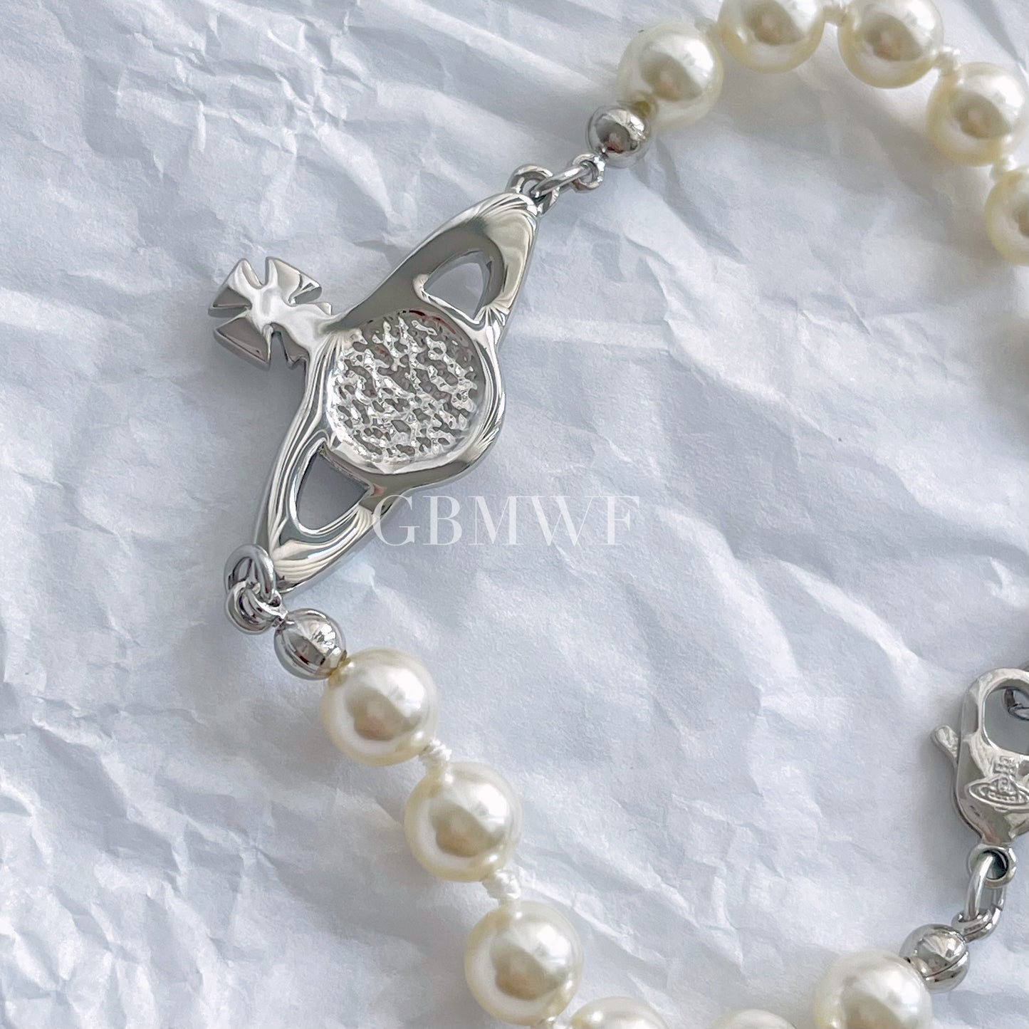 Vivienne Westwood Mini bas Relief Pearl Bracelet Light Rose Plantium