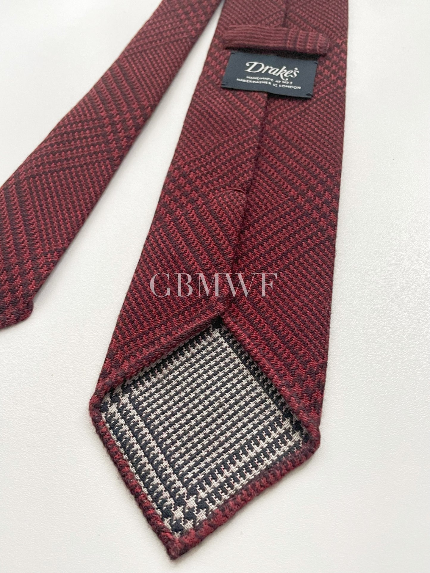 Drakes Hand-rolled Edge Silk Handmade Tie With Tag