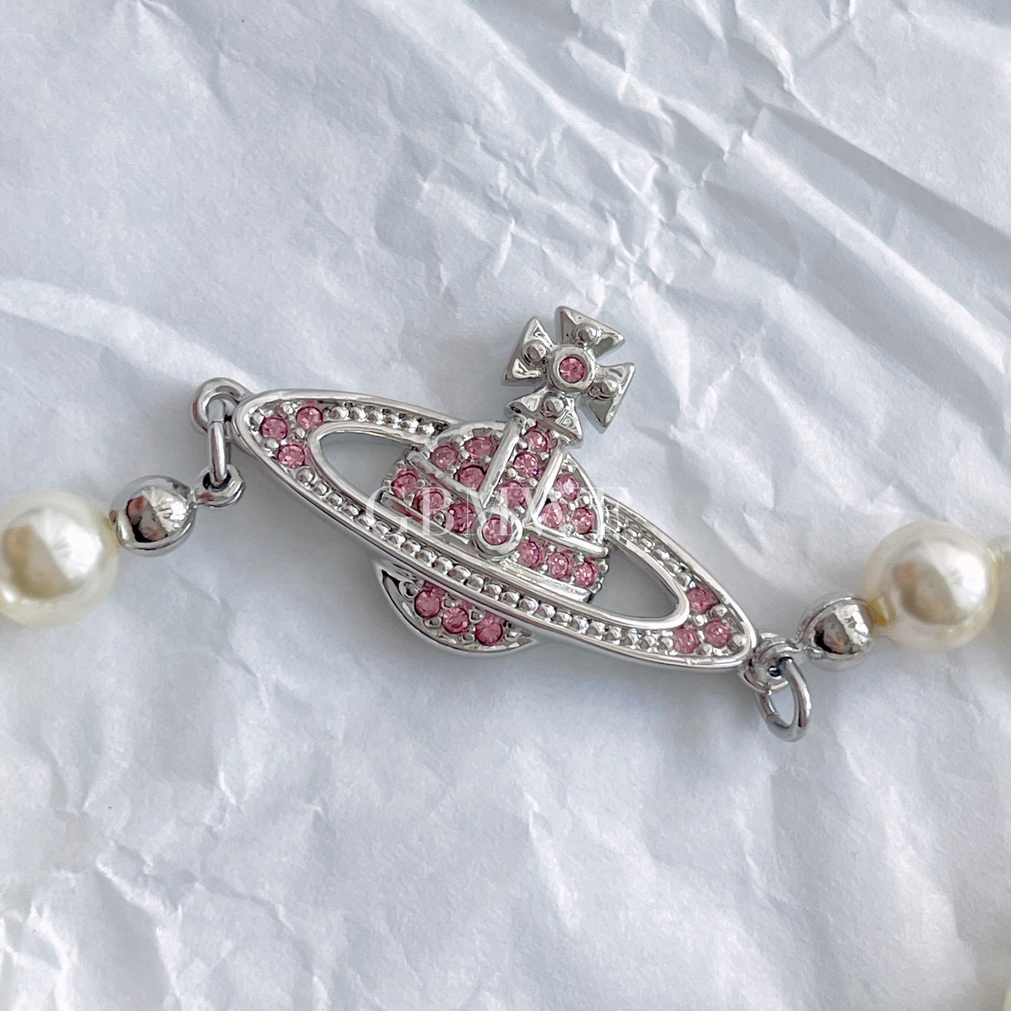 Vivienne Westwood Mini bas Relief Pearl Bracelet Light Rose Plantium