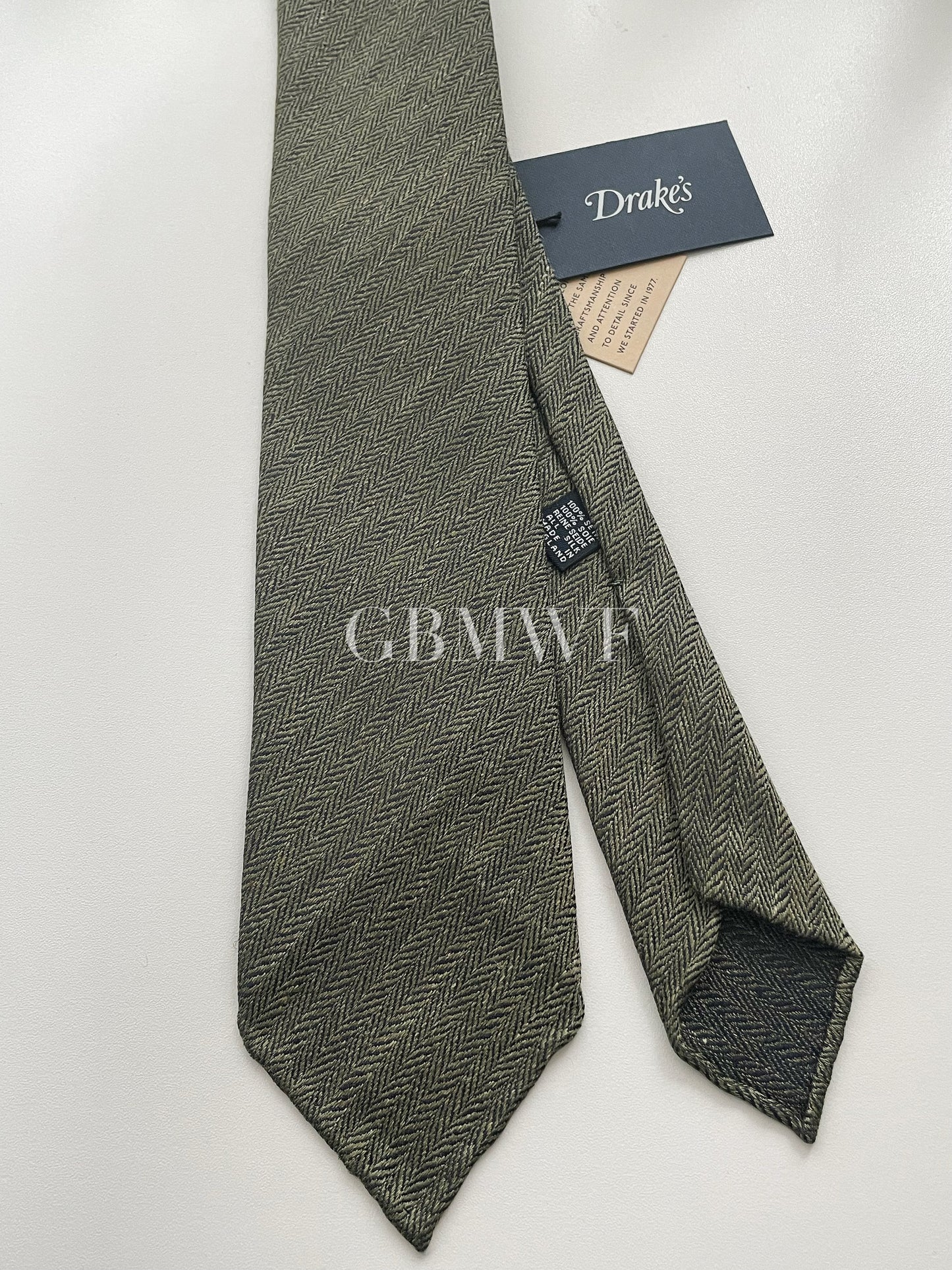 Drakes Hand-rolled Edge Silk Handmade Tie With Tag Olive Green